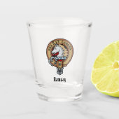Clan Ramsay Crest over Red Tartan Shot Glas (Voorkant)