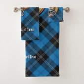 Clan Ramsay Crest sur Blue Hunter Tartan (En situation)