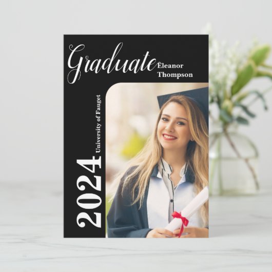 Classe de 2026 Modern Photo Graduation Invitation (Debout devant)