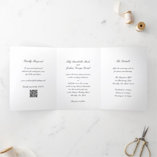 Classic Black and White QR Code Timeless Wedding Drieluik Uitnodiging (Binnen)