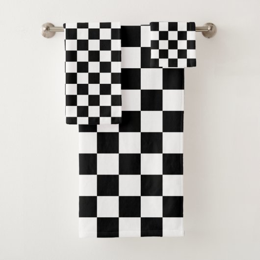 Classic black checkerboard bad handdoek (Insitu)