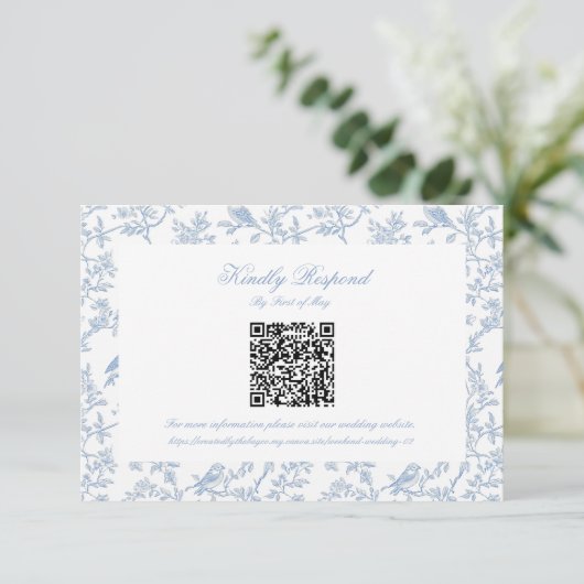 Classic Blue Floral Toile QR code RSVP (Debout devant)