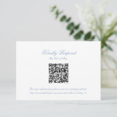 Classic Blue Wedding Monogram Crest QR RSVP Card (Debout devant)