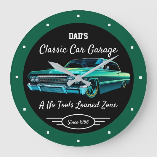 Classic Car Garage Dad's or Anyone's Name Green Grote Klok (Voorkant)