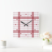 Classic Dark Red Farmhouse Plaid Pattern On White Vierkante Klok (Huis)