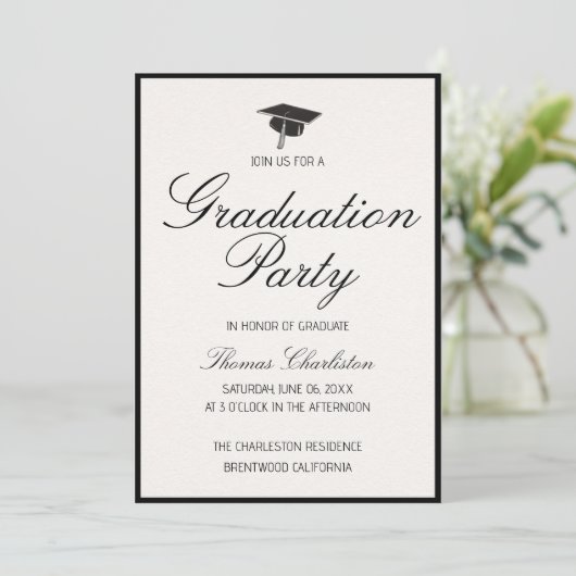 Classic Graduation Invitations (Debout devant)