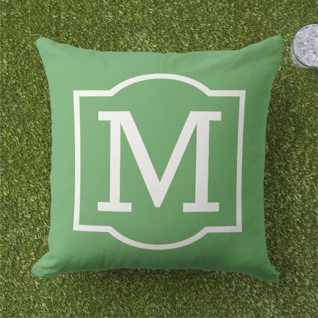 Classic Green Custom Monogram Letter Buitenkussen (Gras)