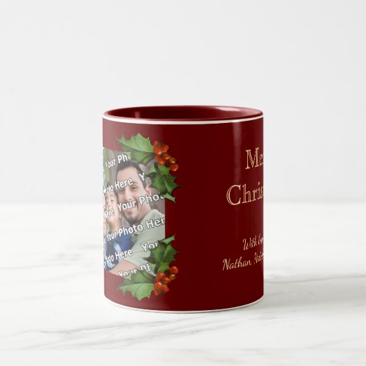 Classic Holly Border Christmas Photo Mug Tweekleurige Koffiemok (Center)