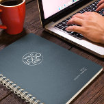 Classic Indigo-Navy Blue Modern Logo hebdomadaire<br><div class="desc">Style classique 2024 hebdomadaire avec un logo personnel. Logo personnalisé,  année,  nom. Une élégance sobre. Stylisme de typographie serif moderne. Planificateur avec des aperçus mensuels et des feuilles de planification hebdomadaires. Contact pour assistance à la personnalisation.</div>