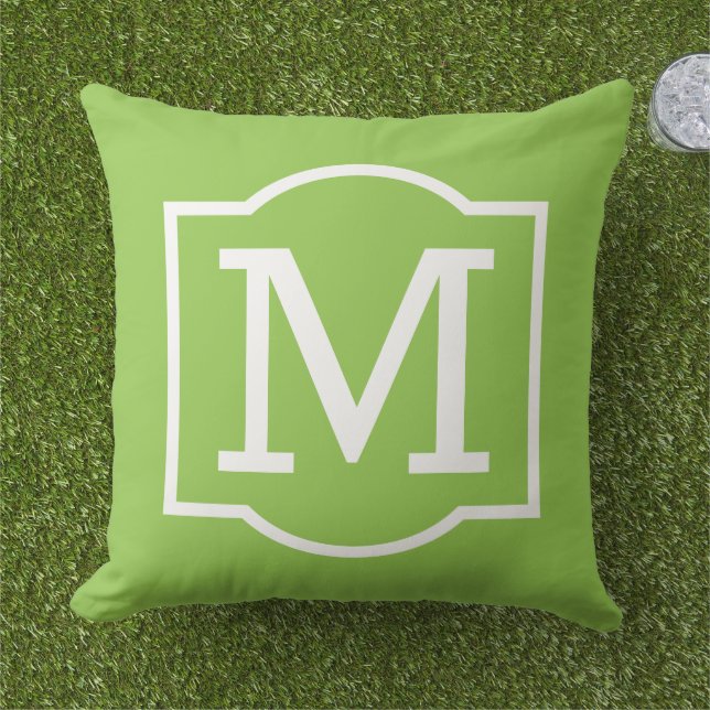 Classic Lime Green Custom Monogram Letter Buitenkussen (Gras)