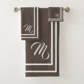 Classic Monogramme Rich Dark Brown/Blanc (En situation)