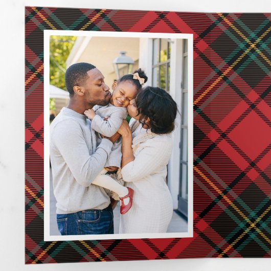 Classic Red Tartan Multi-Photo Gevouwen Vakantie K Drieluik Uitnodiging (Binnenzijde eerst)