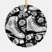 Classic roller schaatsen, rozen, zwart en wit keramisch ornament (Voorkant)