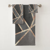 Classic Silver Grey Charcoal Roos Gold Geo #1 Bad Handdoek (Insitu)