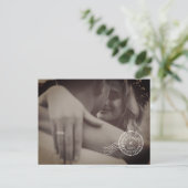 Classic Vintage Photo Wedding Invitation Postcard (Debout devant)