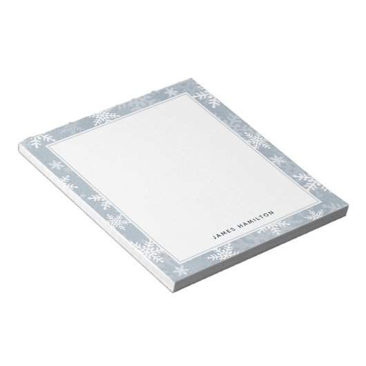 Classy Blue en White Snowflake Winter Holiday Notitieblok (Schuin)