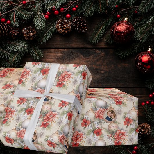 Classy Circle Onze eerste getrouwde kerstfoto Cadeaupapier