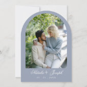 Classy Dusty Blue Floral Boho Chic Arched Wedding Kaart (Achterkant)
