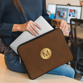 Classy Faux Brown Leather & Gold Initiaal Naam Laptop Sleeve