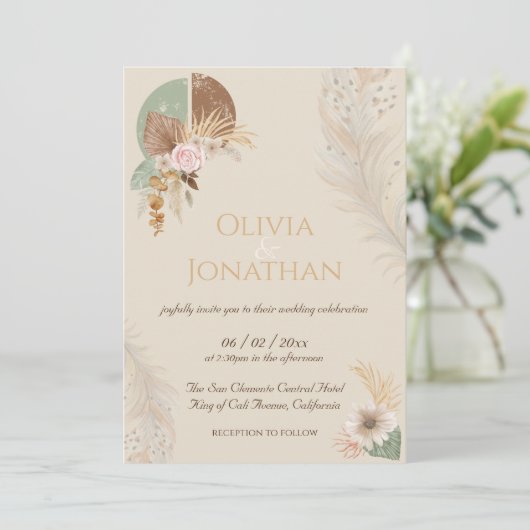 Classy Feather Boho Beige Wedding Invitation Kaart (Staand voorkant)