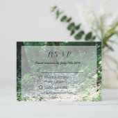 Classy Forest Petal Path Wedding RSVP Kaartje (Staand voorkant)