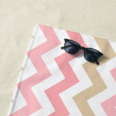 Classy Monogram Chevron Stripes Pattern Strandlaken (In situ)