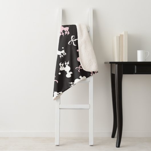 Classy Poodles Pink and Black Theme Sherpa Deken (In situ)