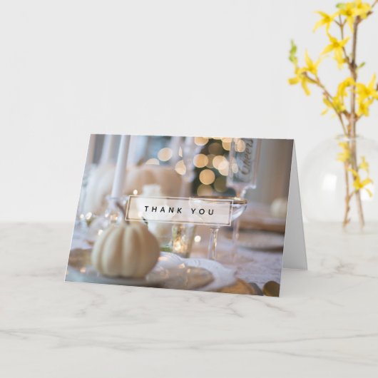 Classy tafel met Fancy plaats instelling Dank u Kaart (Gele Bloem)