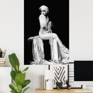 Claudia een schaars geklede Ziegfield-theatergirl Poster