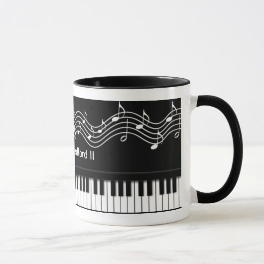 Clavier de piano et tasse de notes (Droite)