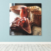 Clay Pitchers Bowl en manden Canvas Afdruk (Insitu (Houten vloer))