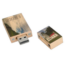 Lecteur flash USB en bois du phare de la côte de l