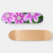 Clematis, roze bloemen skateboard (Horizontaal)