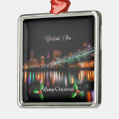 Cleveland, Ohio stadsgezicht, Prettig Kerstmis Met Metalen Ornament (Links)