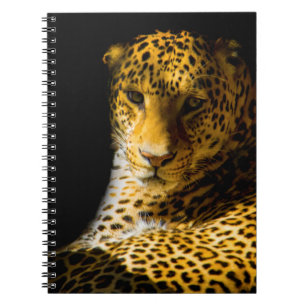 CLOSEUP FOTO VAN LEOPARD NOTITIEBOEK