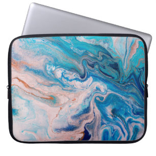 Closeup van gemengde blauwe en witte abstracte mar laptop sleeve