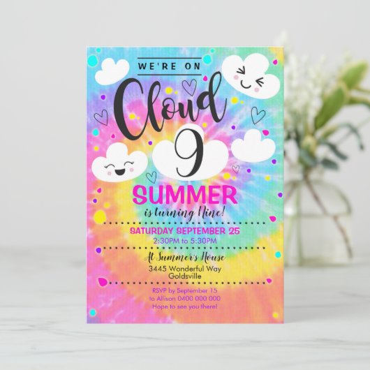 Cloud 9 Birthday Invitation Tie Dye Rainbow Kaart (Staand voorkant)