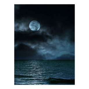 Cloudy Moon Shore bij nacht Perfect Poster