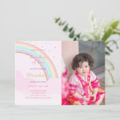 Cloudy Rainbow Birthday uitnodiging met foto (Staand voorkant)