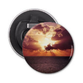 Cloudy Sunset Over Zee Horizon Button Flesopener (Voorkant)