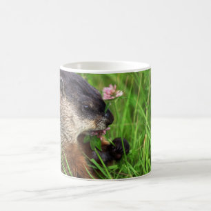 Clover-etende grondhog koffiemok