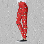 Clubs de golf motif leggings rouge vif<br><div class="desc">Des leggings à motifs amusants en rouge pour un golfeur averti. Le motif répétitif est créé avec des clubs de golf croisés et des balles de golf,  sur un arrière - plan rouge charmante.</div>