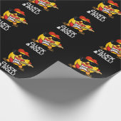 Cluck and Roll Funny Chicken Pun Dark BG Cadeaupapier (Hoek)