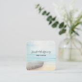 Coastal Beach Scene met een Gevist Boot Business C Vierkante Visitekaartje (Staand voorkant)