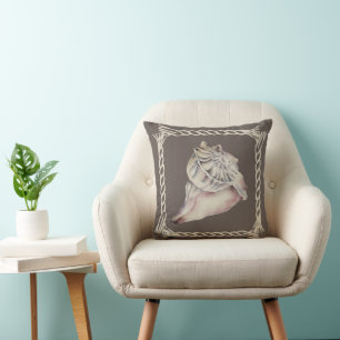 Coastal Cowgirl Brown Seashell Kussen