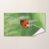 Coccinelle sur une brin d'herbe (Serviette à main)