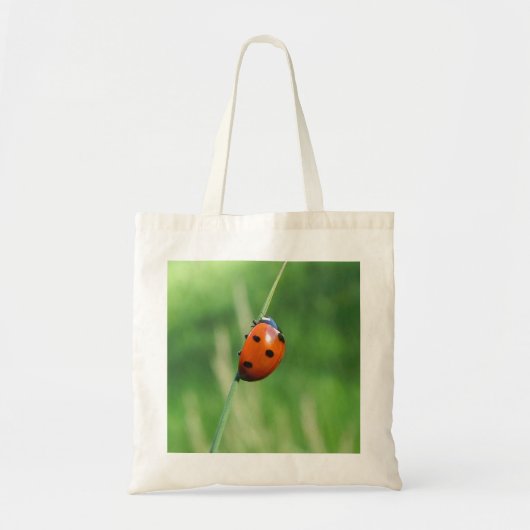 Coccinelle sur une feuille d'herbe Sac (Devant)