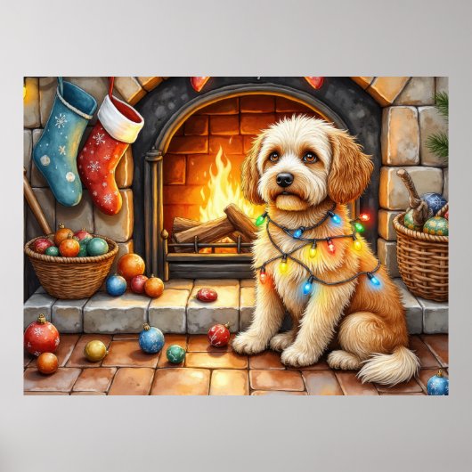 Cockapoo zit bij de open haard met kerstlicht poster (Voorkant)