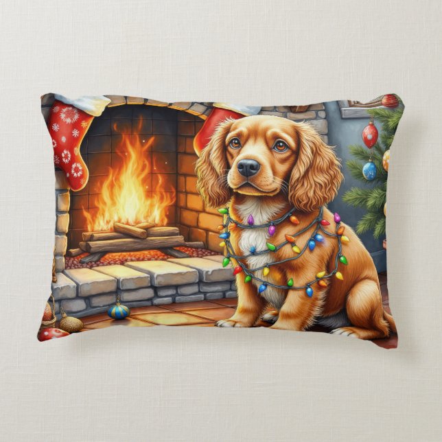Cocker Spaniel by Fireplace with Christmas Lights Accent Kussen (Achterkant)