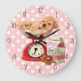 Cockerspanje en retro-schaal grote klok